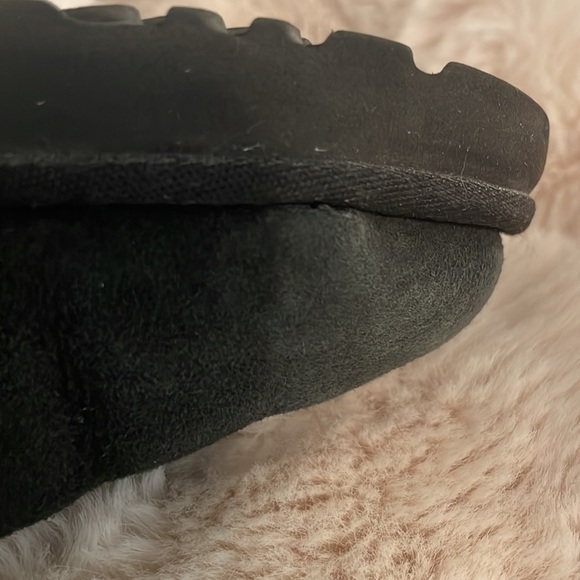 UGG Classic Ultra Mini GUC - Picture 11 of 13